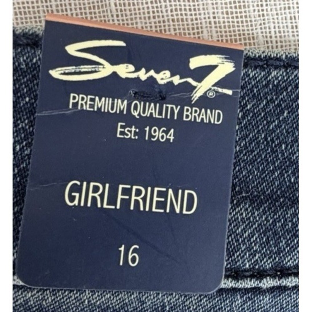 NWT Seven7 Girlfriend Capris Women's Sz 16 Frost Blue Cuffed Distressed NEW $64 - Picture 3 of 12